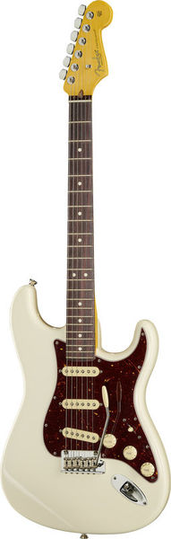 AM Pro II Strat RW Olympic White LFender E-Gitarren